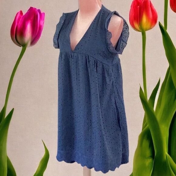 WOMENS CALIFORNIA ROMPER  DRESS SLEEVELESS SMALL BUILT IN SHORTS BLUE EYELET - Picture 2 of 6